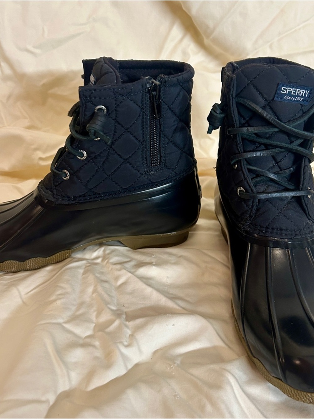 Sperry Top Sider Women's Sperry Saltwater Quilted Duck Boots  Size 6